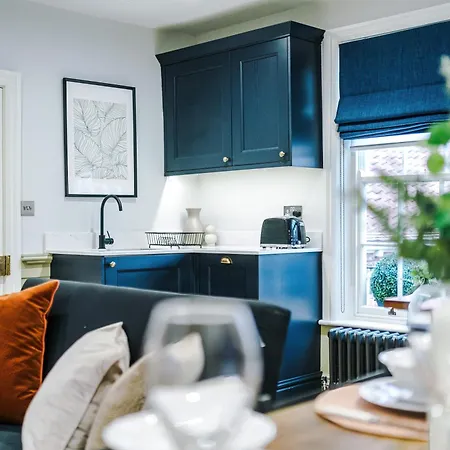 Stunning - Sleep 18 요크