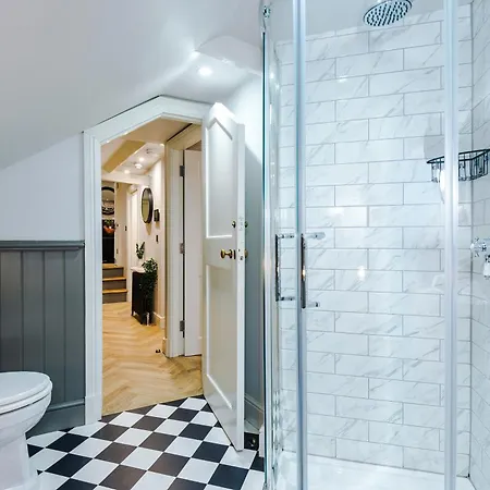 Stunning - Sleep 18 *