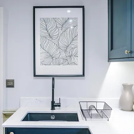 Stunning - Sleep 18 Apartament York