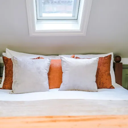 Stunning - Sleep 18 Apartament