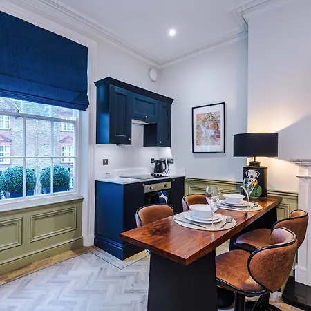 Stunning - Sleep 17 Apartment *